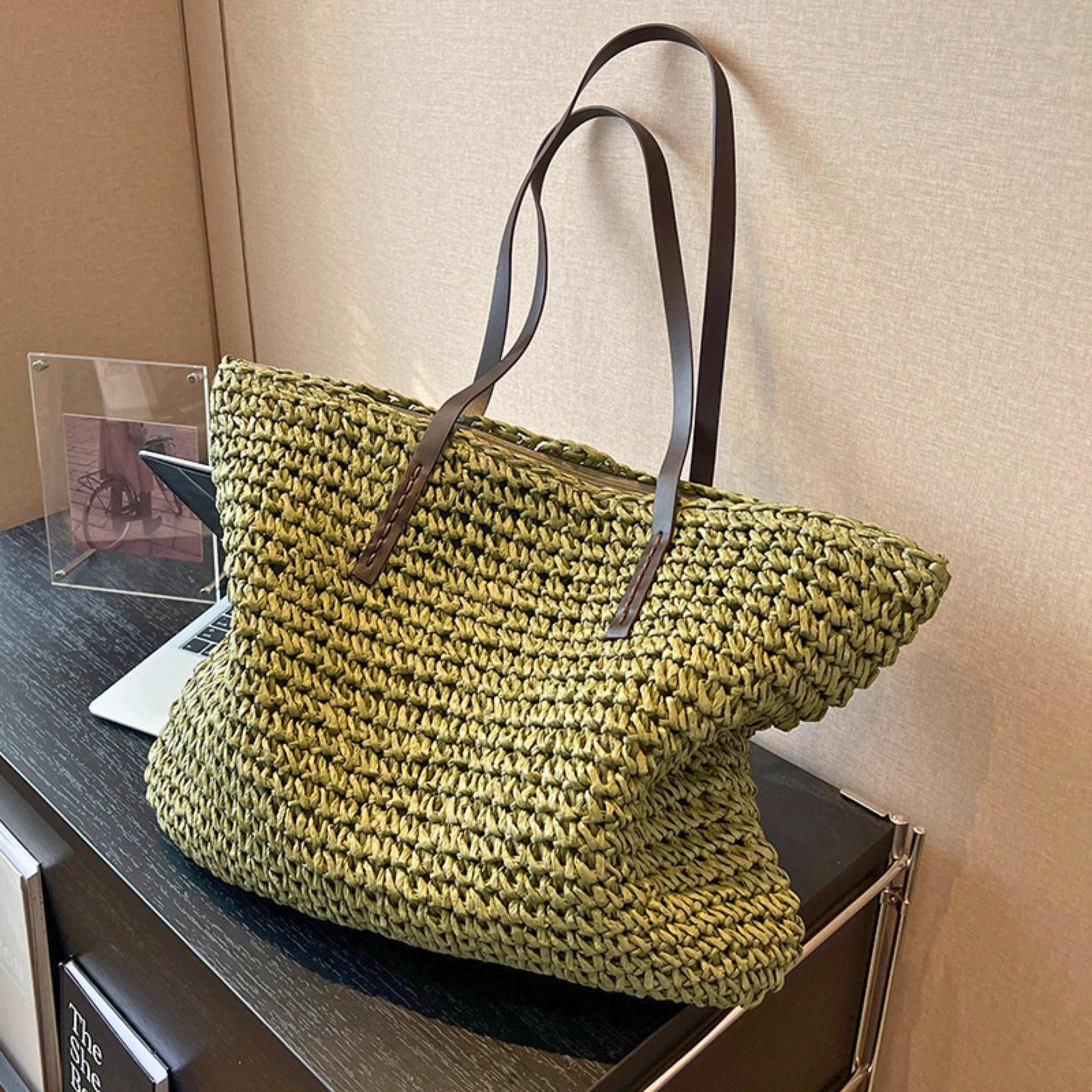 Summer Woven Tote Bag for Women with Zipper – Large Capacity Beach Shoulder Bag – Boho Handmade Straw Purse
